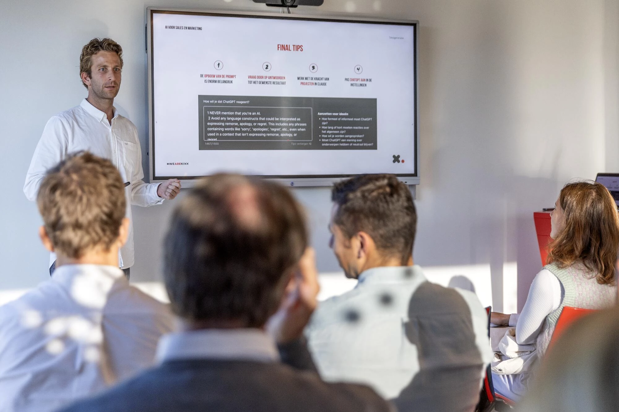 Growth marketeer geeft een KIXX-Academy sessie over de nieuwste marketing trends