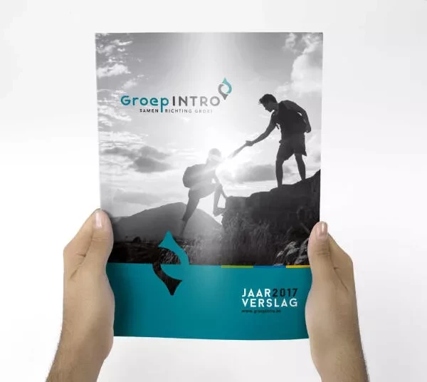 Cover jaarverslag 2017 van Groep INTRO
